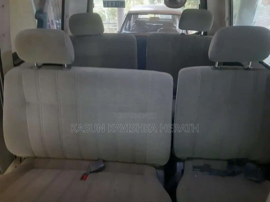 Toyota CR42 2001 Van (Used)
