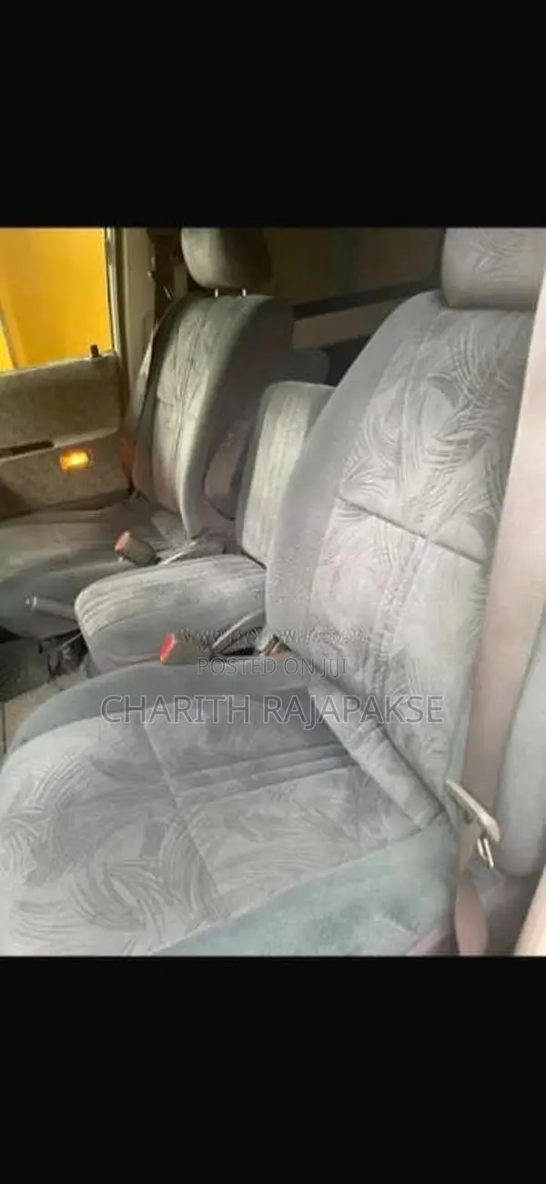 Toyota Noah 2005 Van (Used)