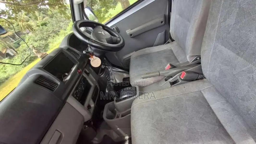 Mitsubishi MiniCab 2015 Van (Used)
