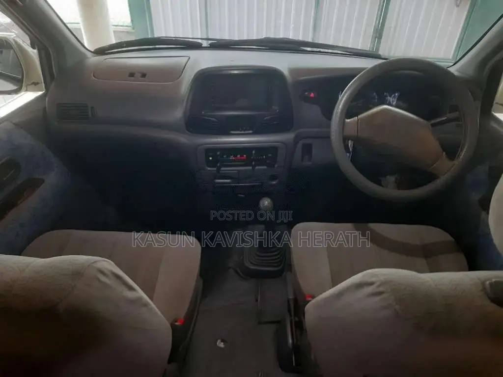 Toyota CR42 2001 Van (Used)
