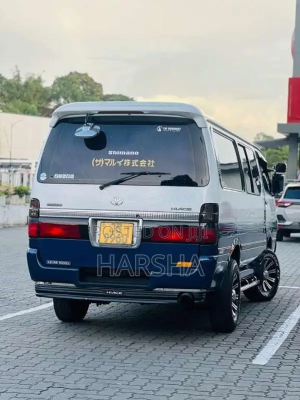 Toyota Dolphin Long 1999 Van (Used)