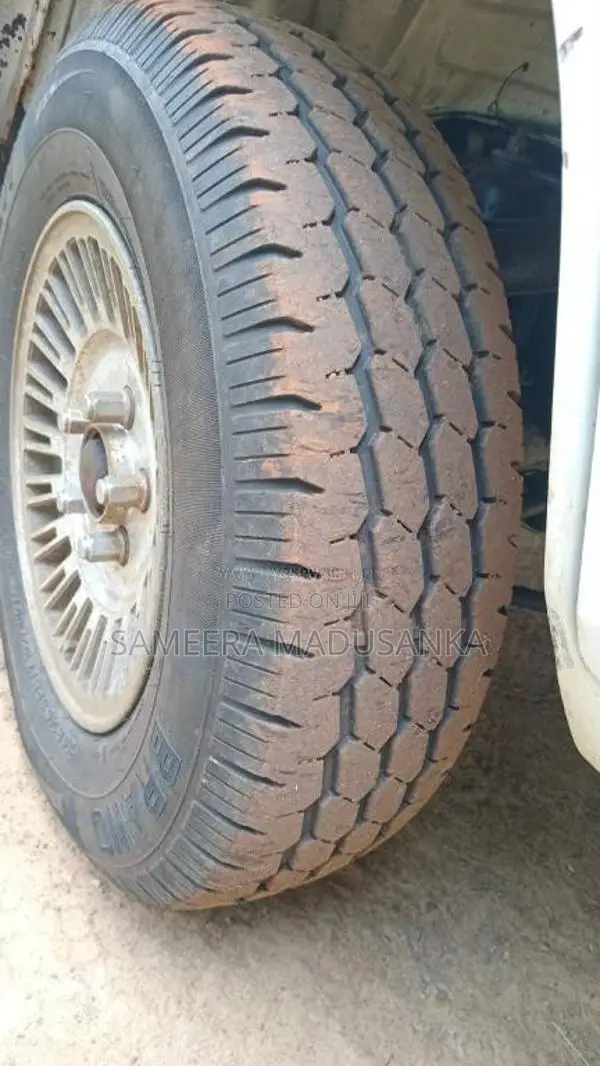 Mitsubishi L300 1981 Lorry (Used)