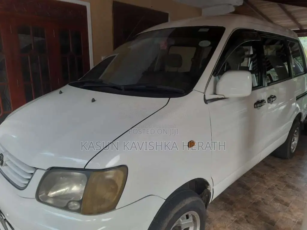 Toyota CR42 2001 Van (Used)