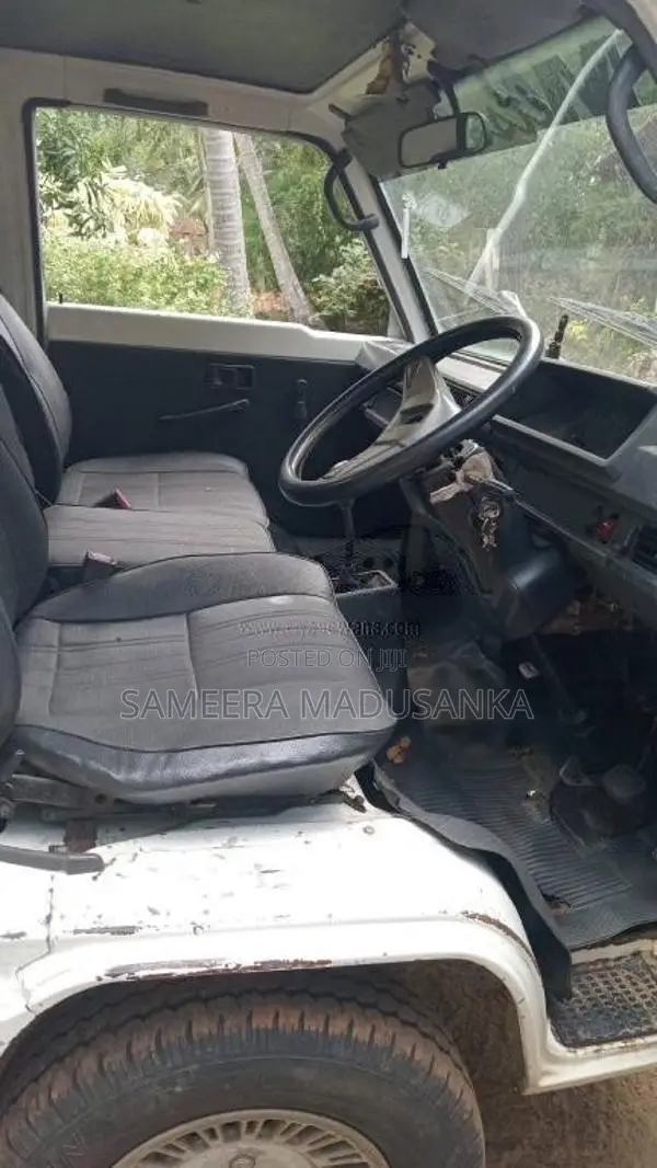 Mitsubishi L300 1981 Lorry (Used)