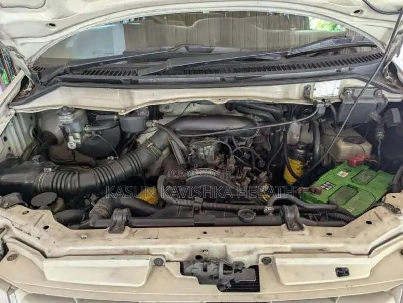 Toyota CR42 2001 Van (Used)