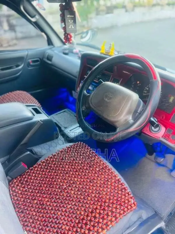 Toyota Dolphin Long 1999 Van (Used)