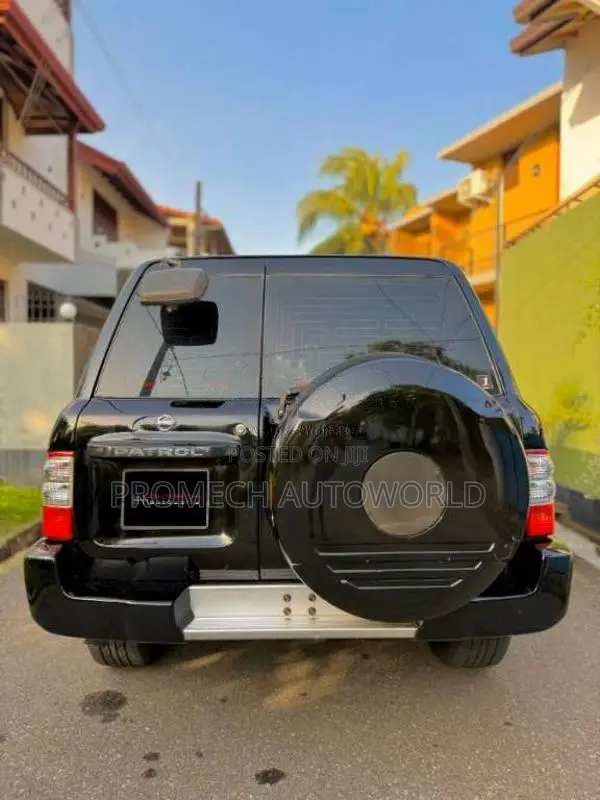 Nissan Patrol Y61 2004 SUV (Used)