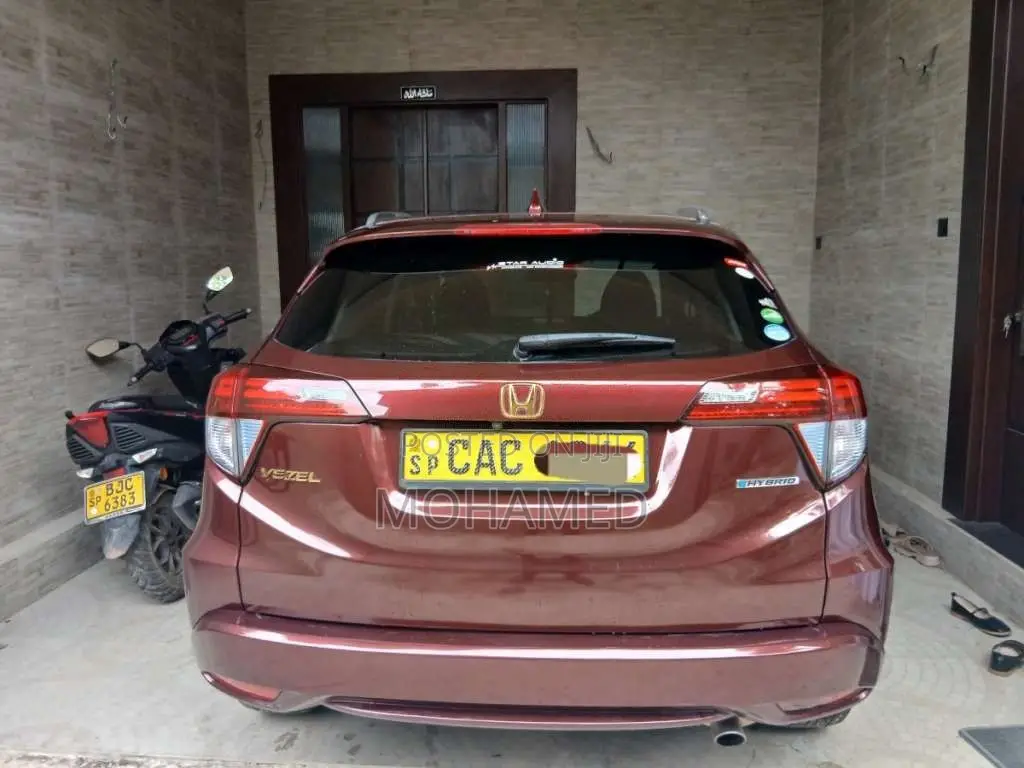 Honda Vezel 2014 SUV (Used)