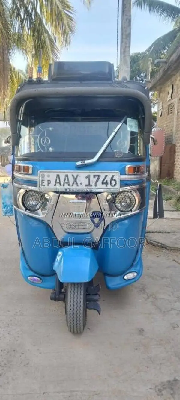 Bajaj RE 2015 Three Wheel (Used)