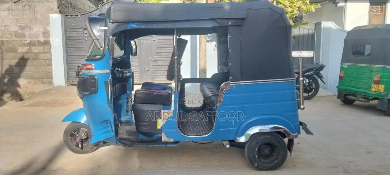 Bajaj RE 2015 Three Wheel (Used)