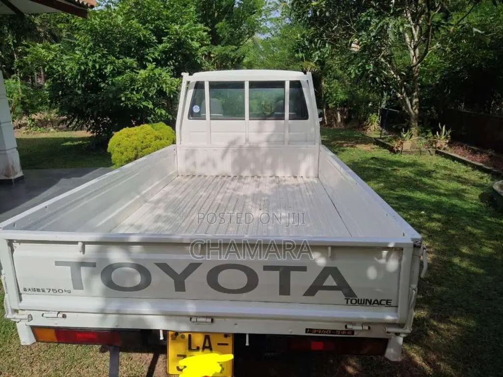 Nissan Nisssn 1999 Lorry (Used)
