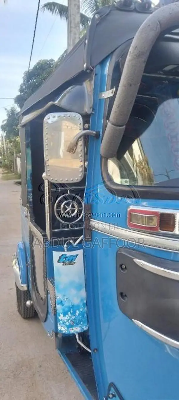 Bajaj RE 2015 Three Wheel (Used)