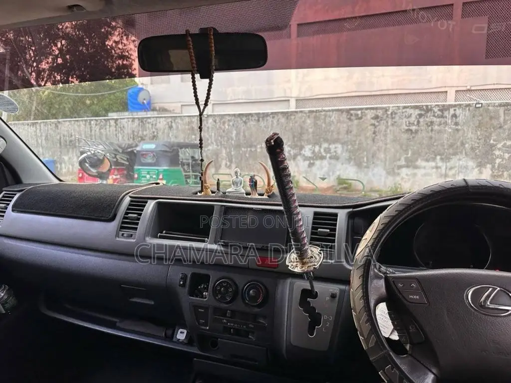 Toyota KDH 2007 Van (Used)