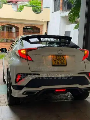 Toyota CHR NGX50 2017 SUV (Used)