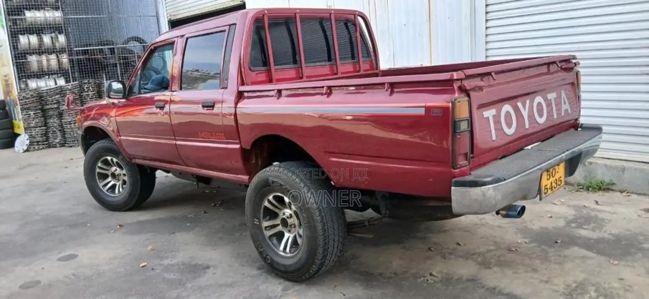 Toyota Hilux LN40 1983 Pickup (Used)