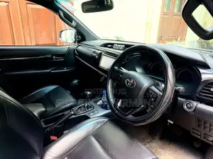 Toyota Hilux 2019 Pickup (Used)