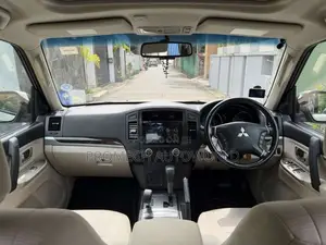 Mitsubishi Montero V93 2010 SUV (Used)