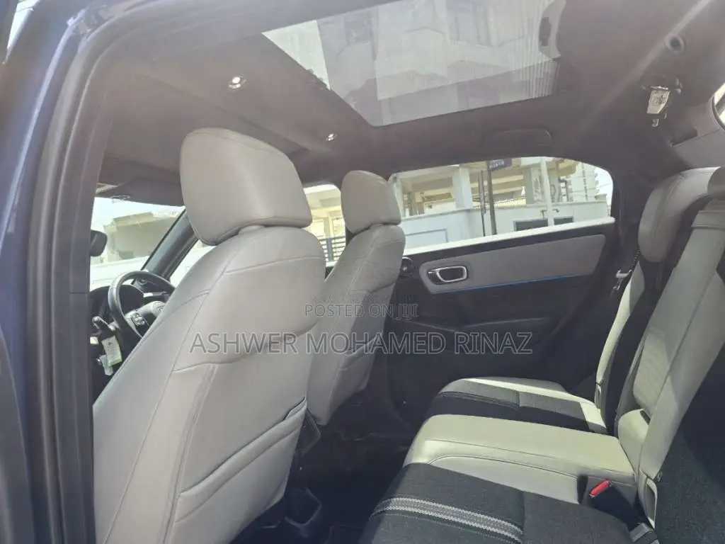 Honda Vezel Z Play 2024 SUV (Used)