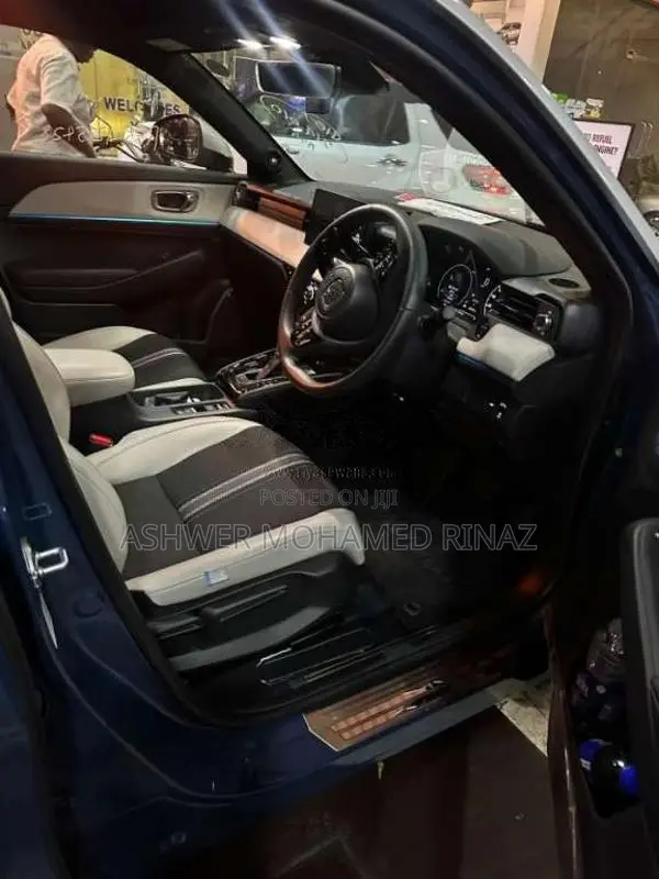 Honda Vezel Z Play 2024 SUV (Used)