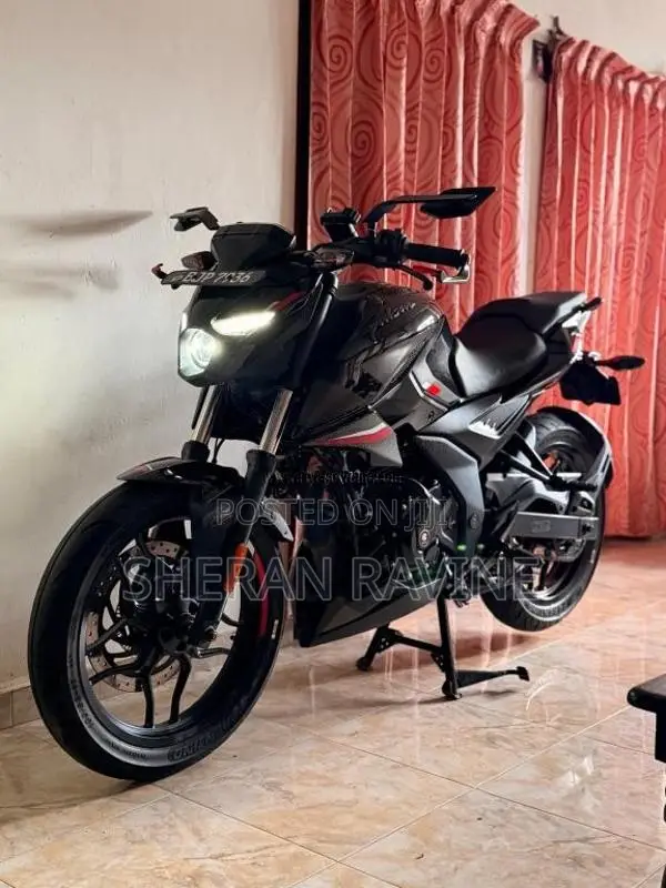 Bajaj Pulsar N160 2025 Motorbike (Used)