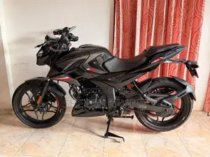 Bajaj Pulsar N160 2025 Motorbike (Used)