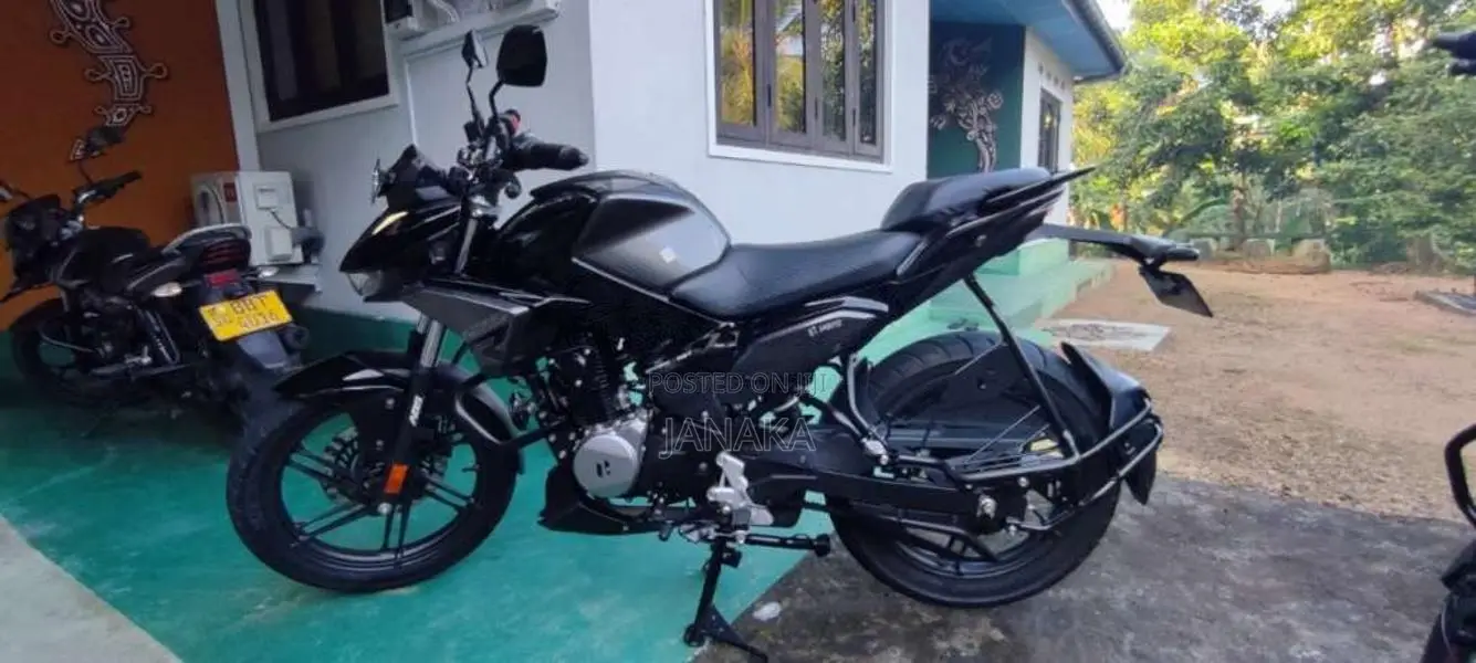 Hero Xtreme 2025 Motorbike (Used)