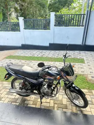 Bajaj CT-100 2015 Motorbike (Used)