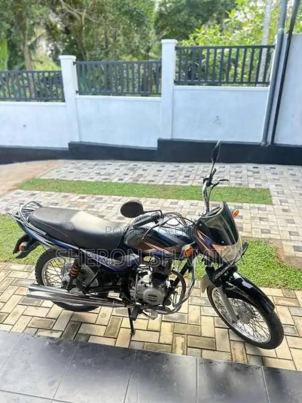 Bajaj CT-100 2015 Motorbike (Used)