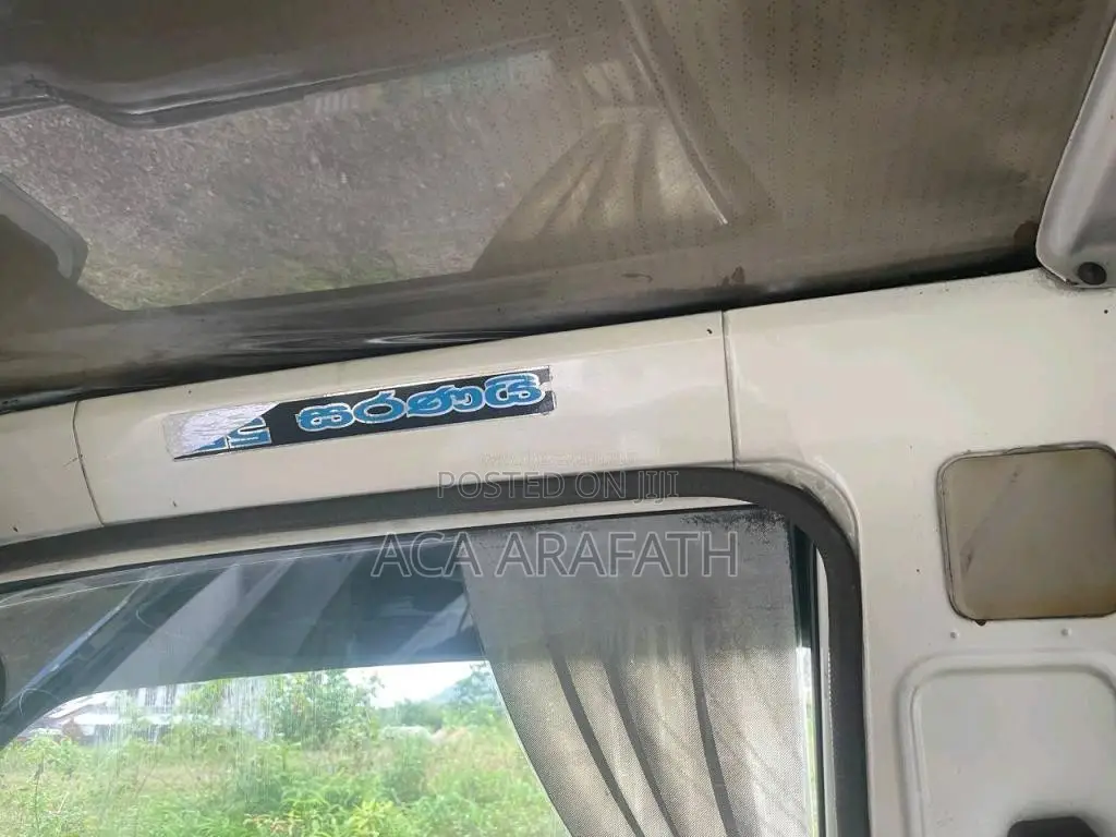 Toyota Shell 1989 Van (Used)