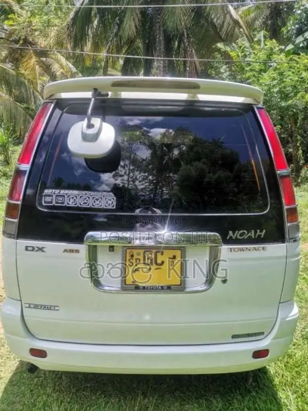 Toyota Noah 1997 Van (Used)
