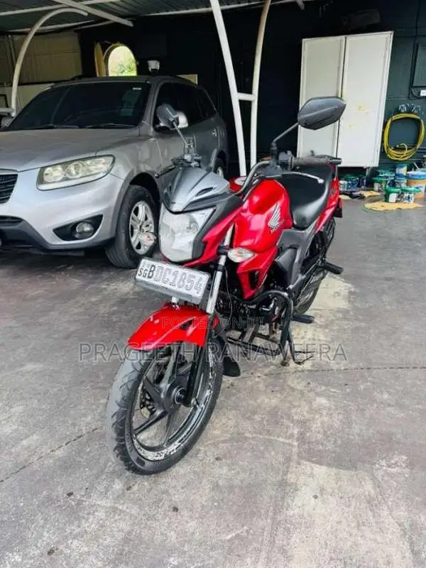 Honda CB Trigger 2015 Motorbike (Used)