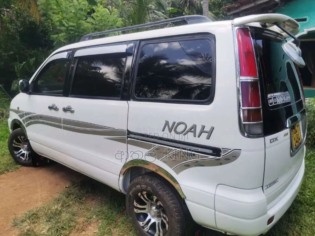 Toyota Noah 1997 Van (Used)