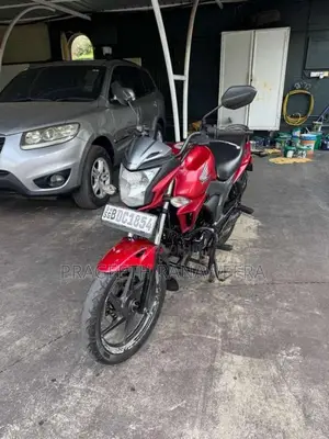 Honda CB Trigger 2015 Motorbike (Used)