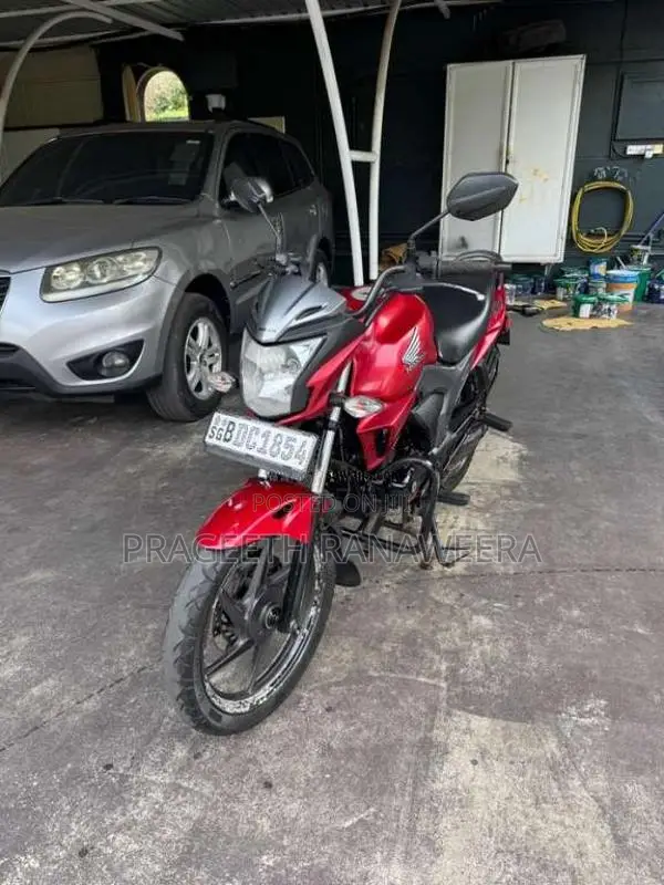 Honda CB Trigger 2015 Motorbike (Used)