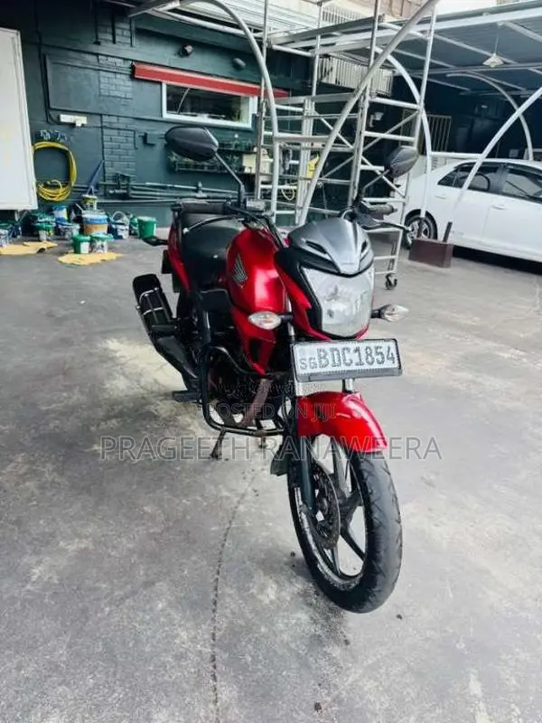 Honda CB Trigger 2015 Motorbike (Used)
