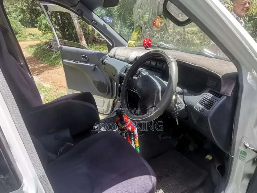 Toyota Noah 1997 Van (Used)