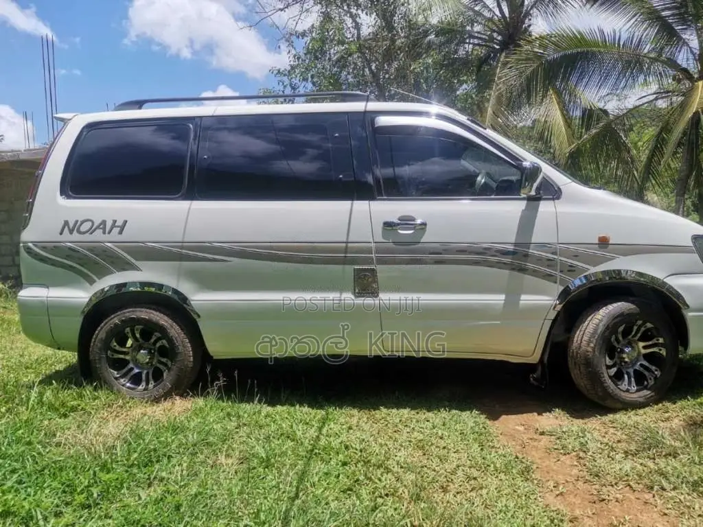 Toyota Noah 1997 Van (Used)