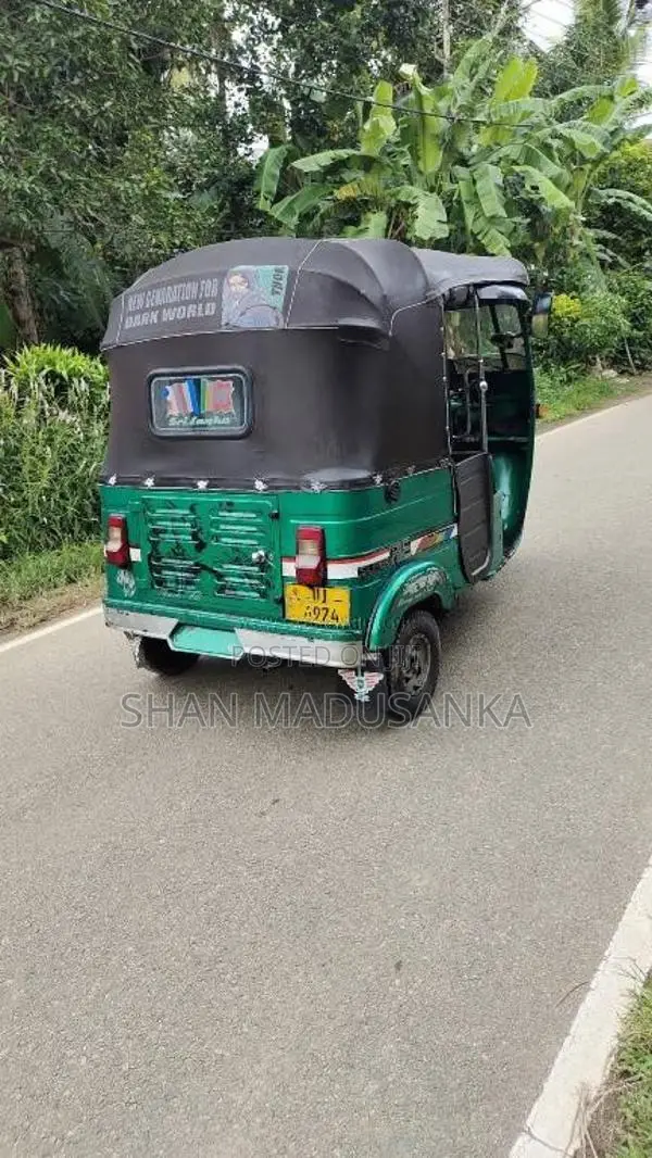 Bajaj 2 Stroke 2004 Three Wheel (Used)