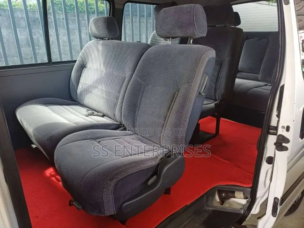 Toyota Dolphin RZH112 CONVERTED 5L 2001 Van (Used)