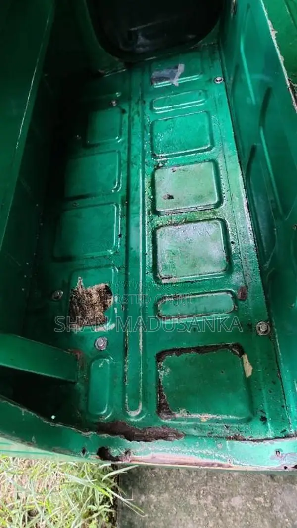 Bajaj 2 Stroke 2004 Three Wheel (Used)