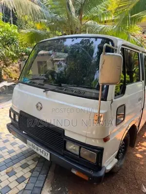 Nissan Caravan 1985 Van (Used)
