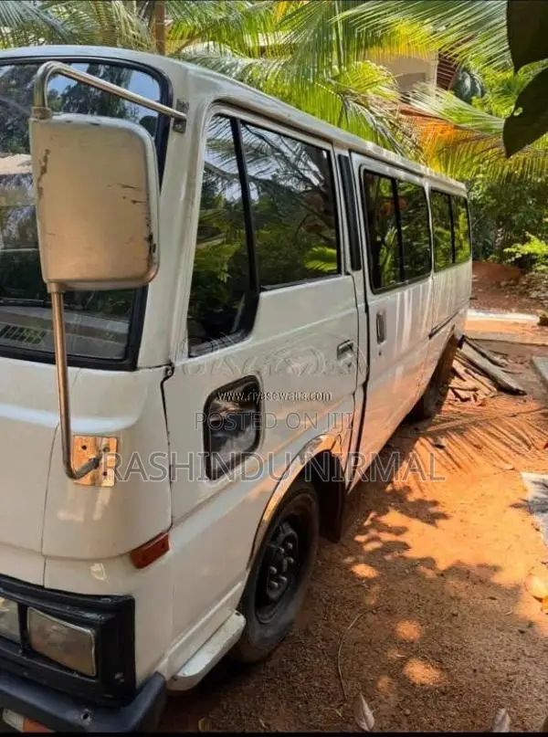 Nissan Caravan 1985 Van (Used)