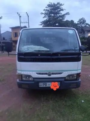 Nissan Nissan 2003 Crew Cab (Used)