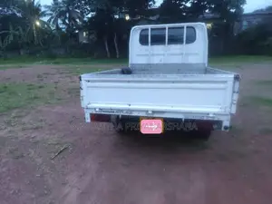 Nissan Nissan 2003 Crew Cab (Used)