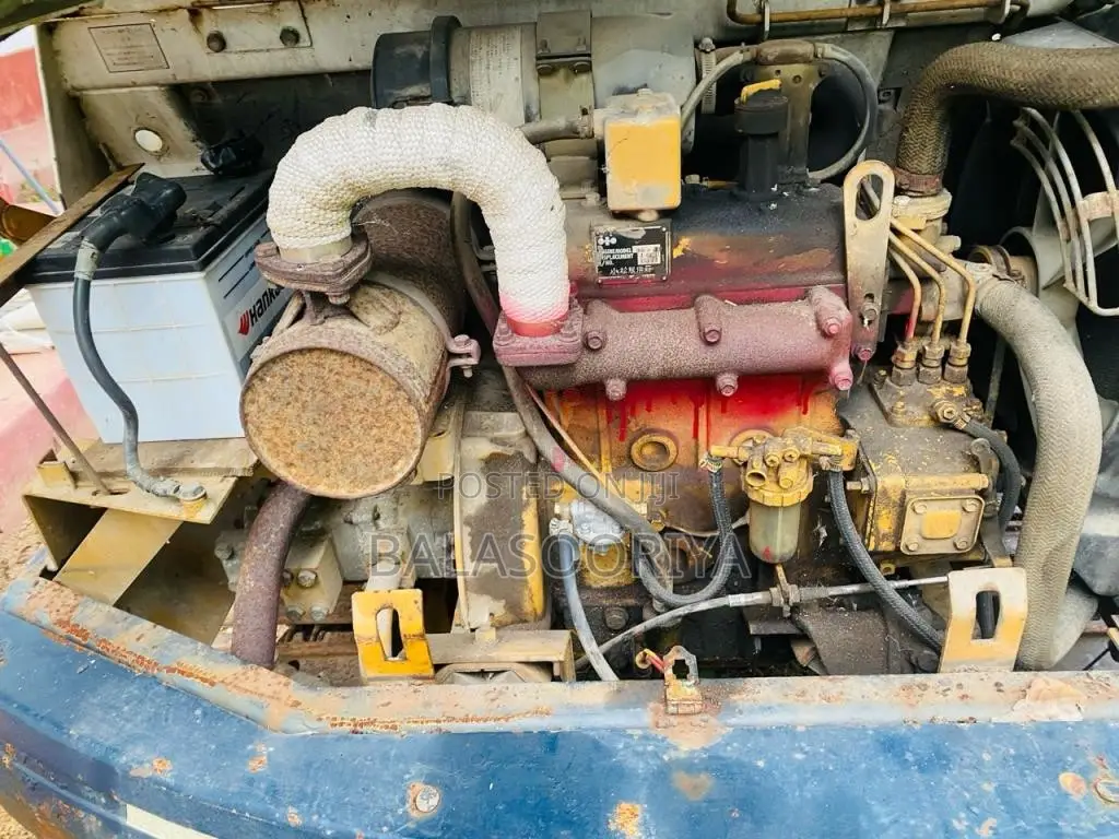 Komatsu 30-5 2000 Heavy-Duty (Used)