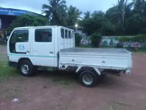 Nissan Nissan 2003 Crew Cab (Used)