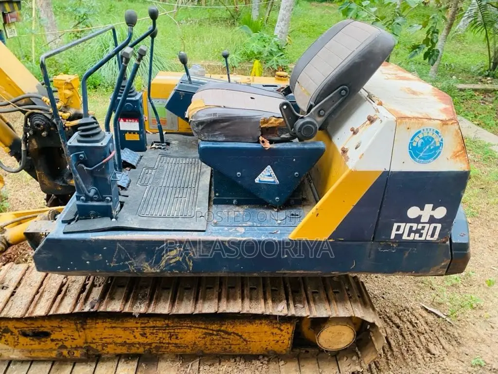 Komatsu 30-5 2000 Heavy-Duty (Used)