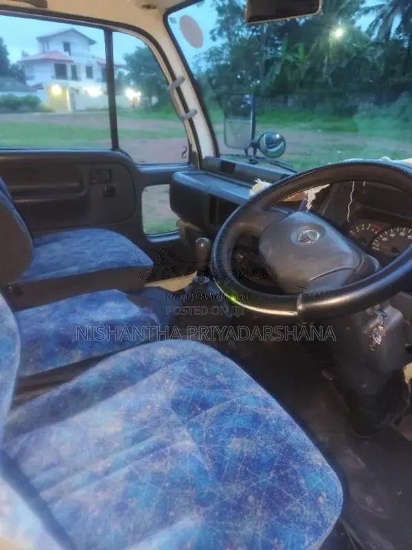 Nissan Nissan 2003 Crew Cab (Used)
