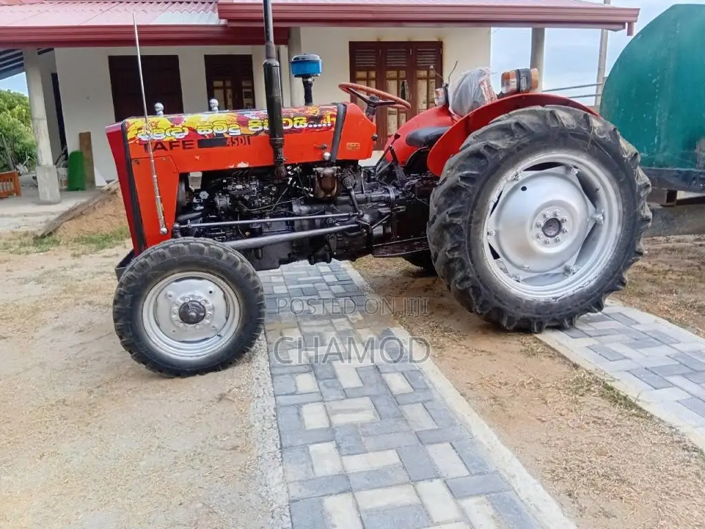 TAFE Tactor 2005 Tractor (Used)