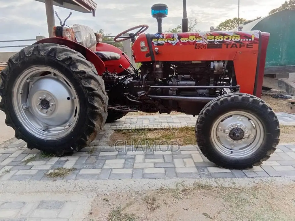 TAFE Tactor 2005 Tractor (Used)